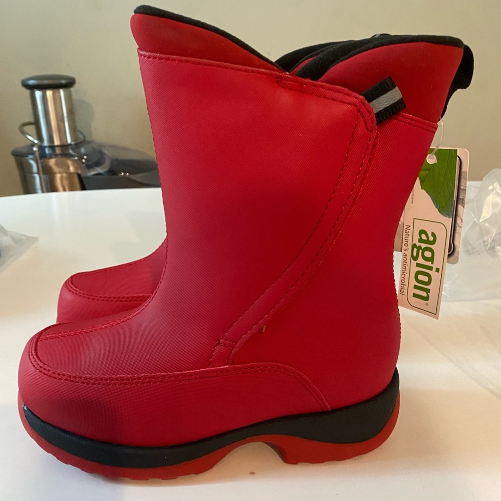 NWT Lands End kids snow boots